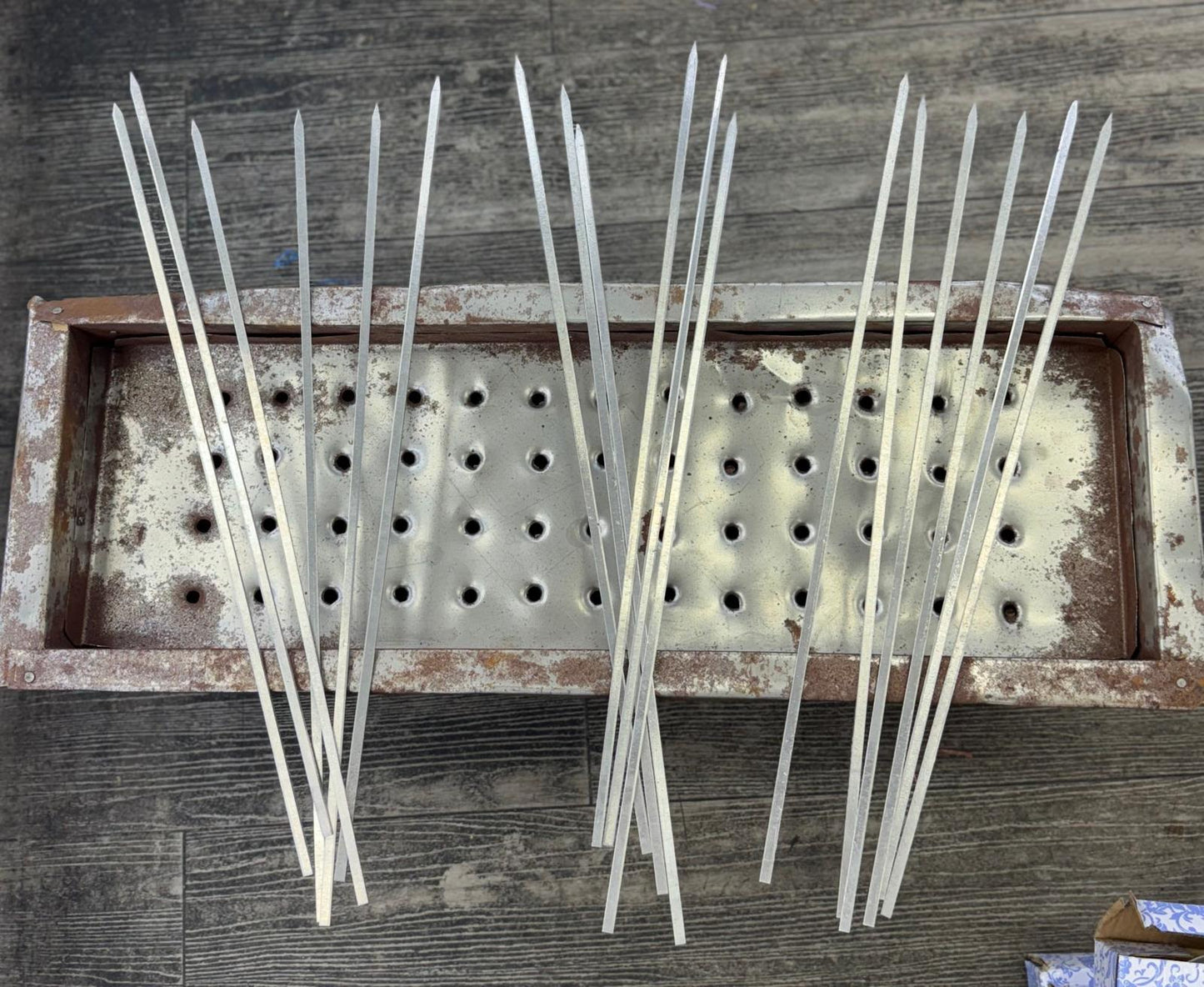 Traditional Charcoal BBQ Grill (Rustic Steel)