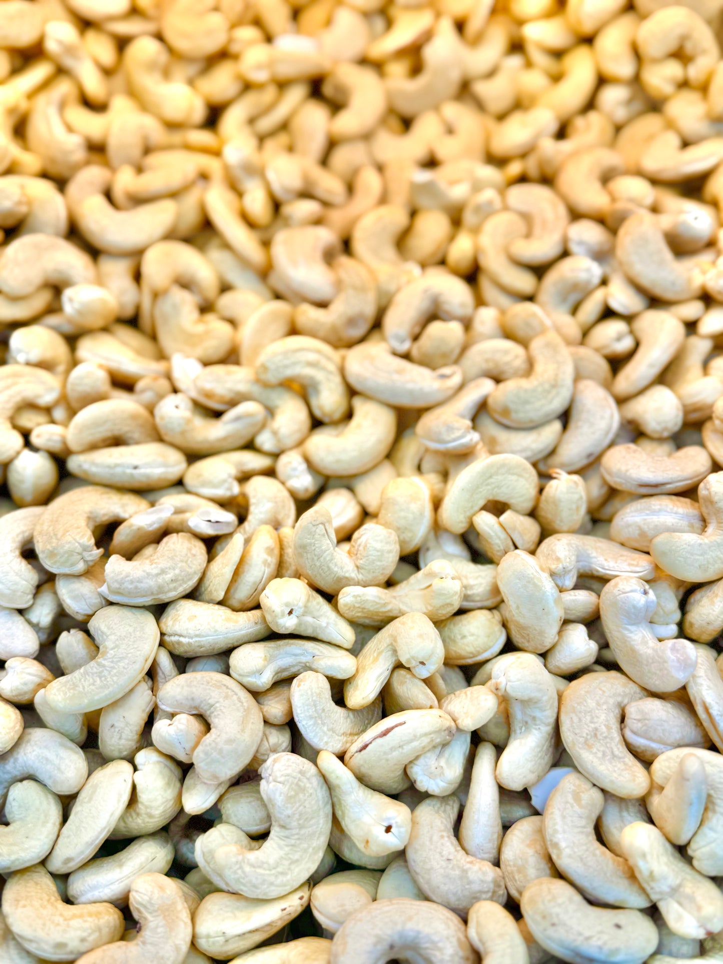 Raw Cashews (Unroasted Cashews 13.99/lb)