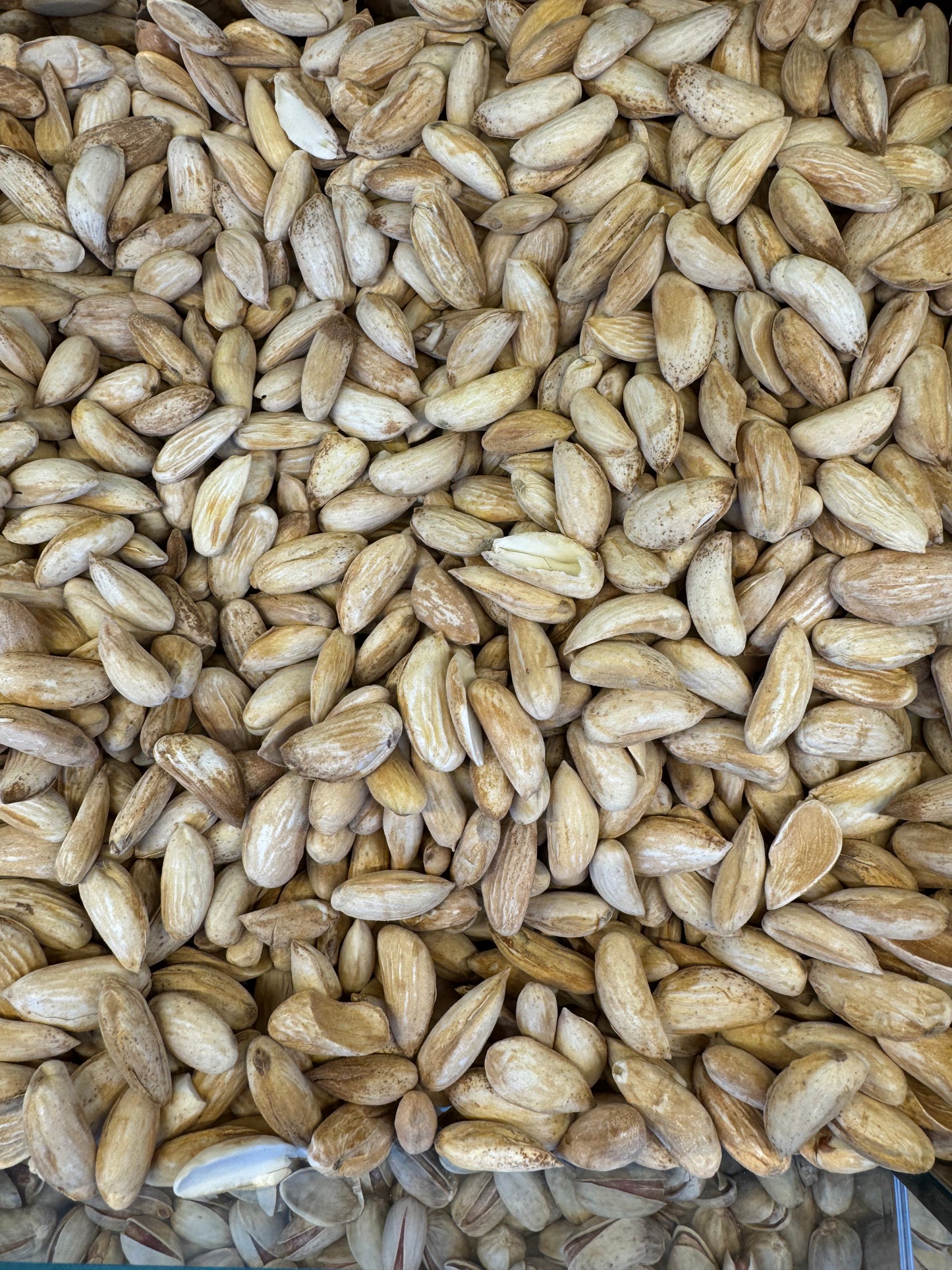 Almonds Blanched Whole
(18.99/lb)