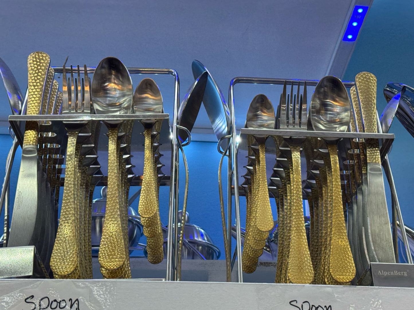 AlpenBerg 24-Piece Gold Flatware Set with Stand – Hammered Design