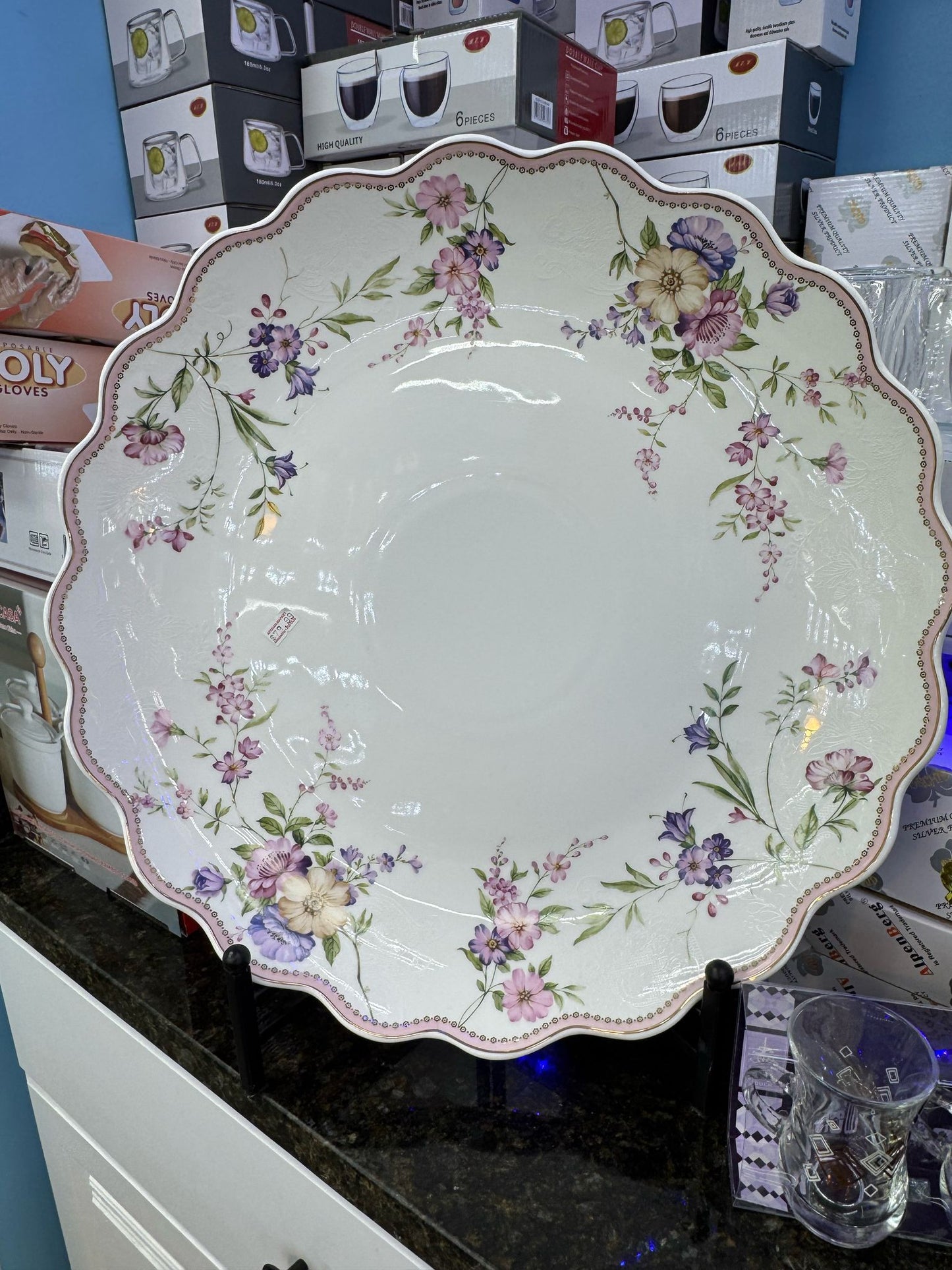 Elegant Floral Porcelain Serving Plate – Scalloped Edge Design