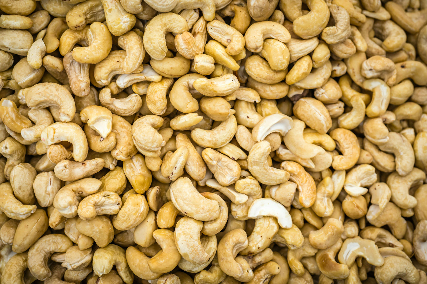 Raw Cashews (Unroasted Cashews 13.99/lb)
