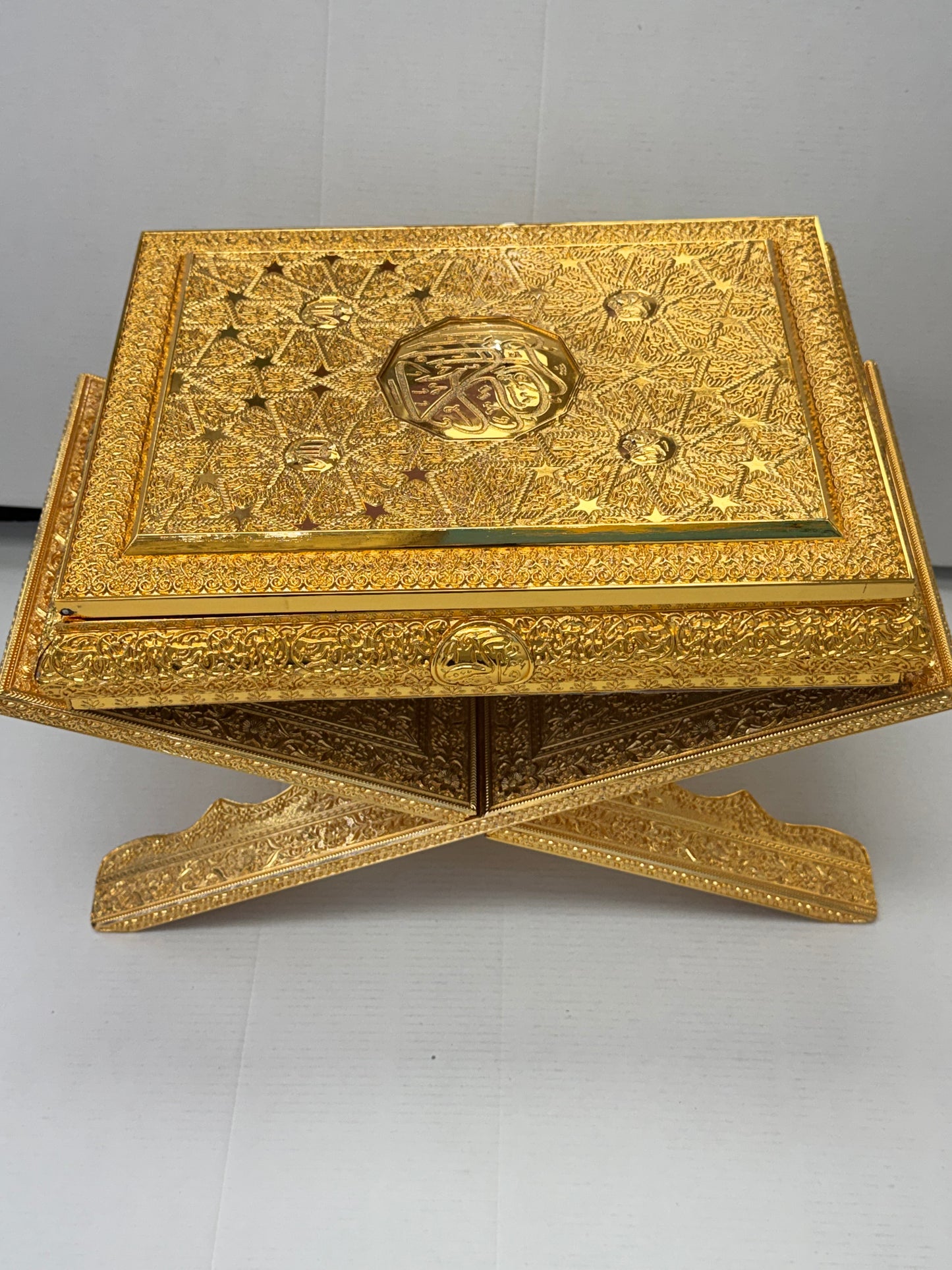 Royal Noor Gold Quran Set with Luxury Stand